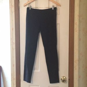 HUE Black Leggings